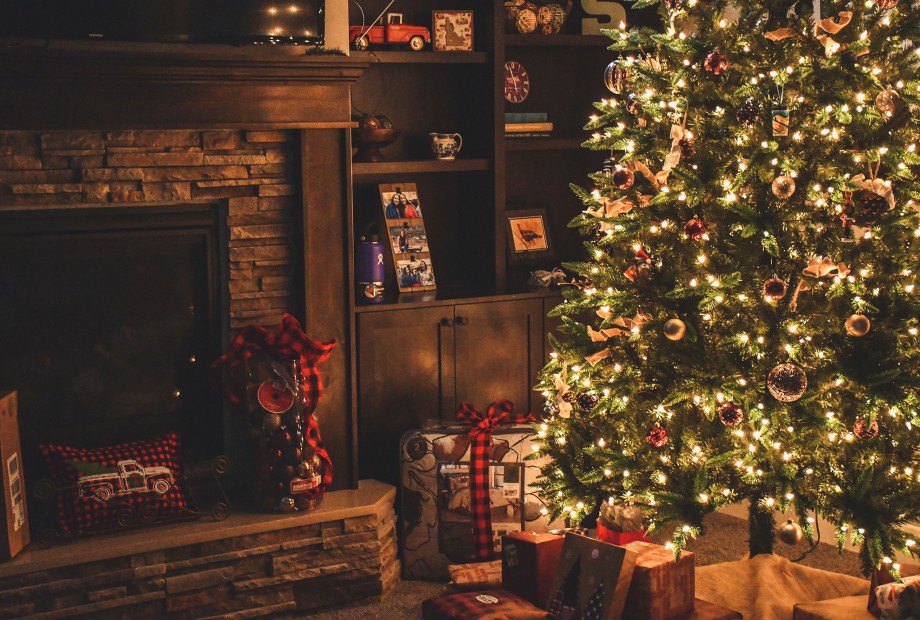 9-Ideas-to-Give-Your-Home-a-Thoroughly-Festive-Feel!.jpg
