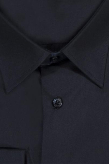 Long-sleeve shirt in a classic fit with French seam.